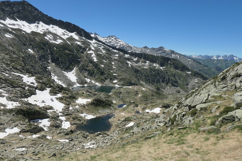 Les lacs du cirque de la Gallina au dessus du refuge du Mont Roig 01002572_copy_2736x1824.jpg