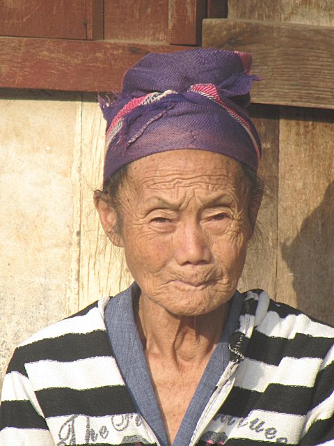 2010/2011 - A véo couché du Myanmar à la Russie et retour. Laos